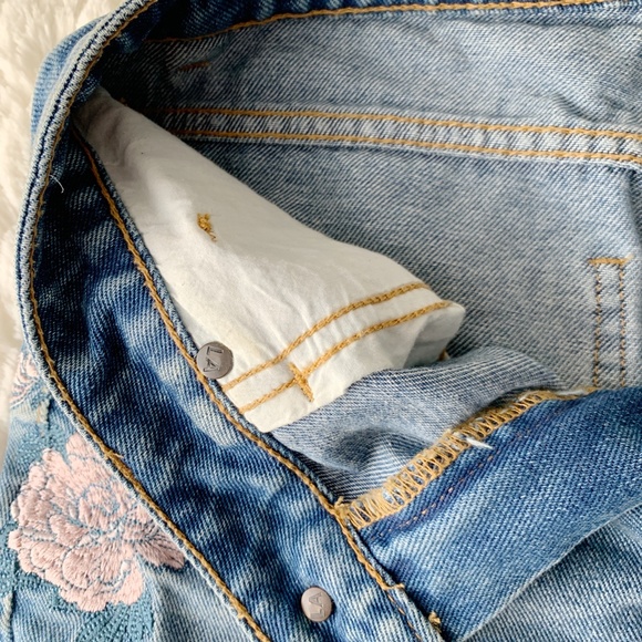 Pacsun 24 Flower Mom Jean Shorts - Picture 7 of 7